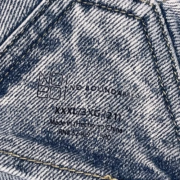 No Boundaries Women's ripped Jeans Overalls - Picture 5 of 5